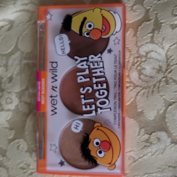 Limited edition Sesame Street Makeup - Picture 7 of 8